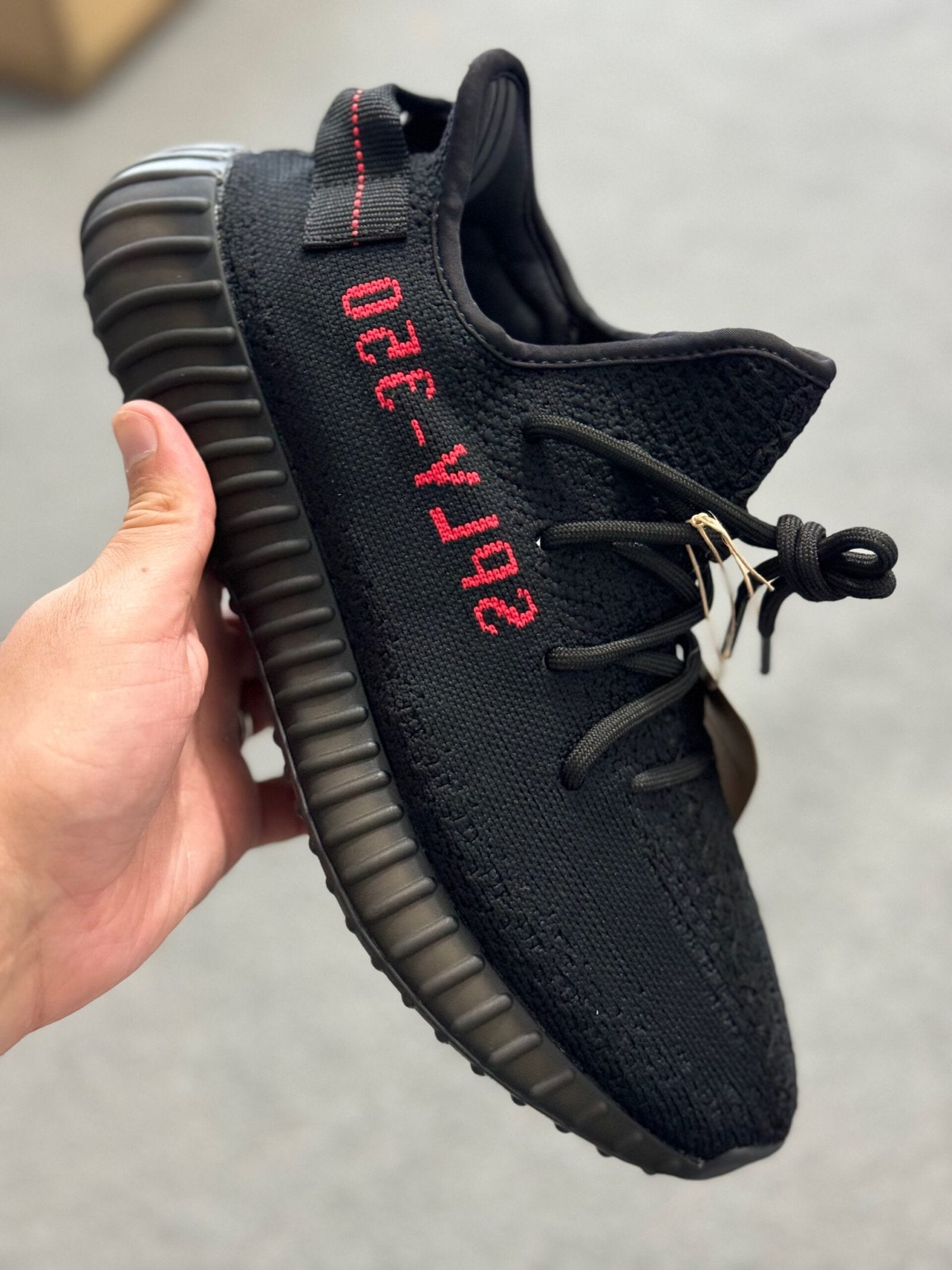 Yeezy | Yeezy 350 bread | Size 10 | Close-Up | yiodesigner.co.uk