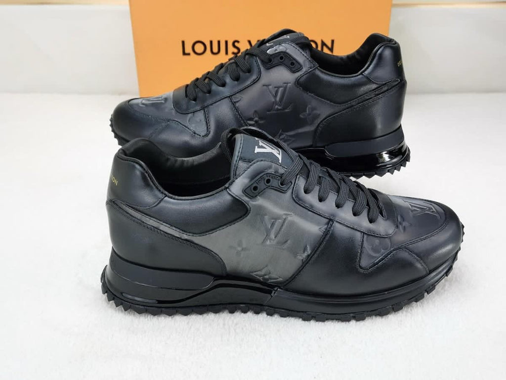 Louis Vuitton | Lv sneaker | Close-Up | yiodesigner.co.uk