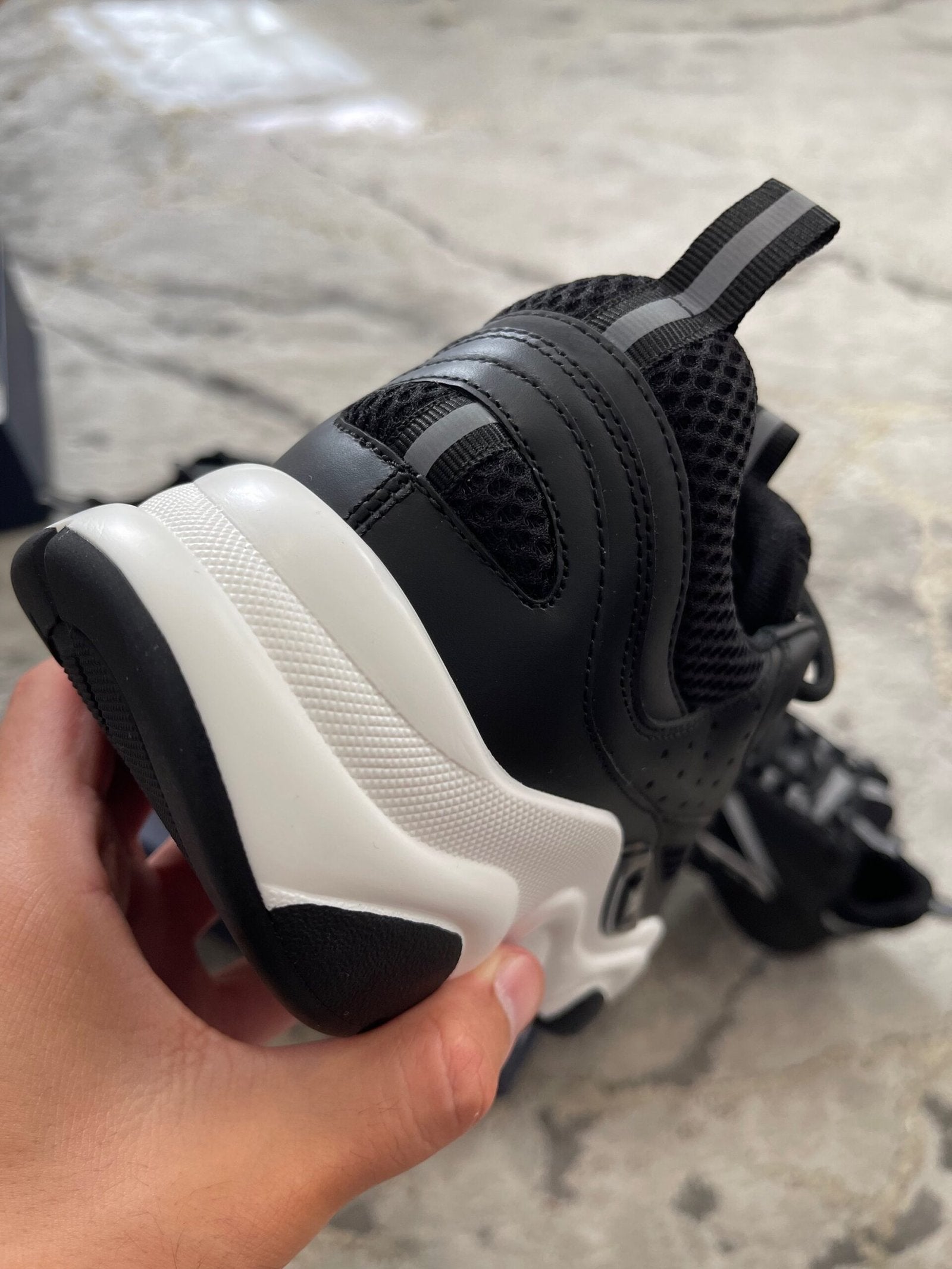 Dior | Dior B22 | View 13 | yiodesigner.co.uk