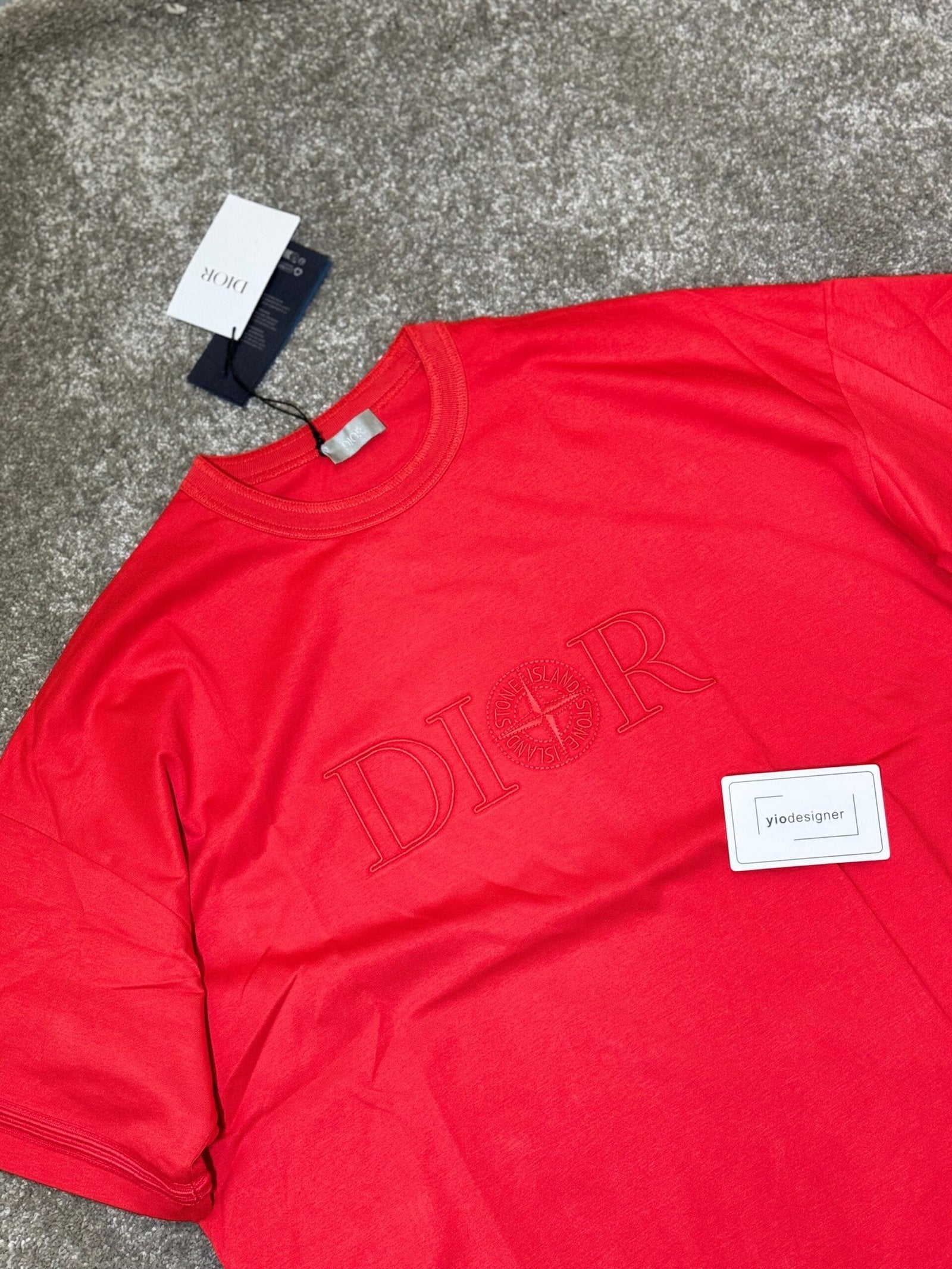 Stone Island | Dior x stone island t-shirt Red | Detail Shot | yiodesigner.co.uk