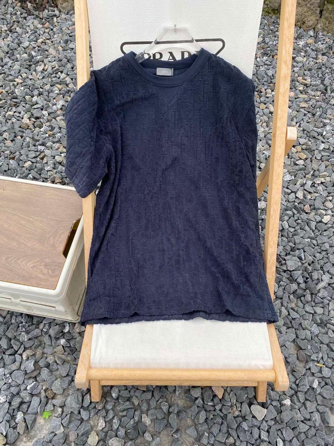 Dior | Dior t-shirt | Size S | yiodesigner.co.uk
