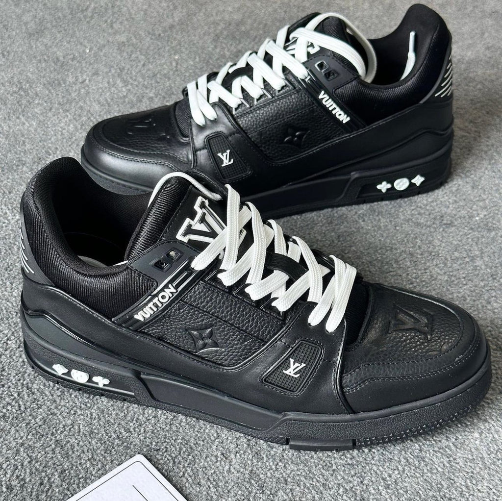 Louis Vuitton | Lv sneaker | Size 11 | Close-Up | yiodesigner.co.uk