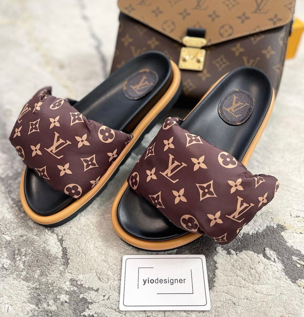 Louis Vuitton | Lv slids | Size 5 | yiodesigner.co.uk