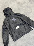 Louis Vuitton | Lv Reversible monogram windbreaker black | Size XXL | Close-Up | yiodesigner.co.uk