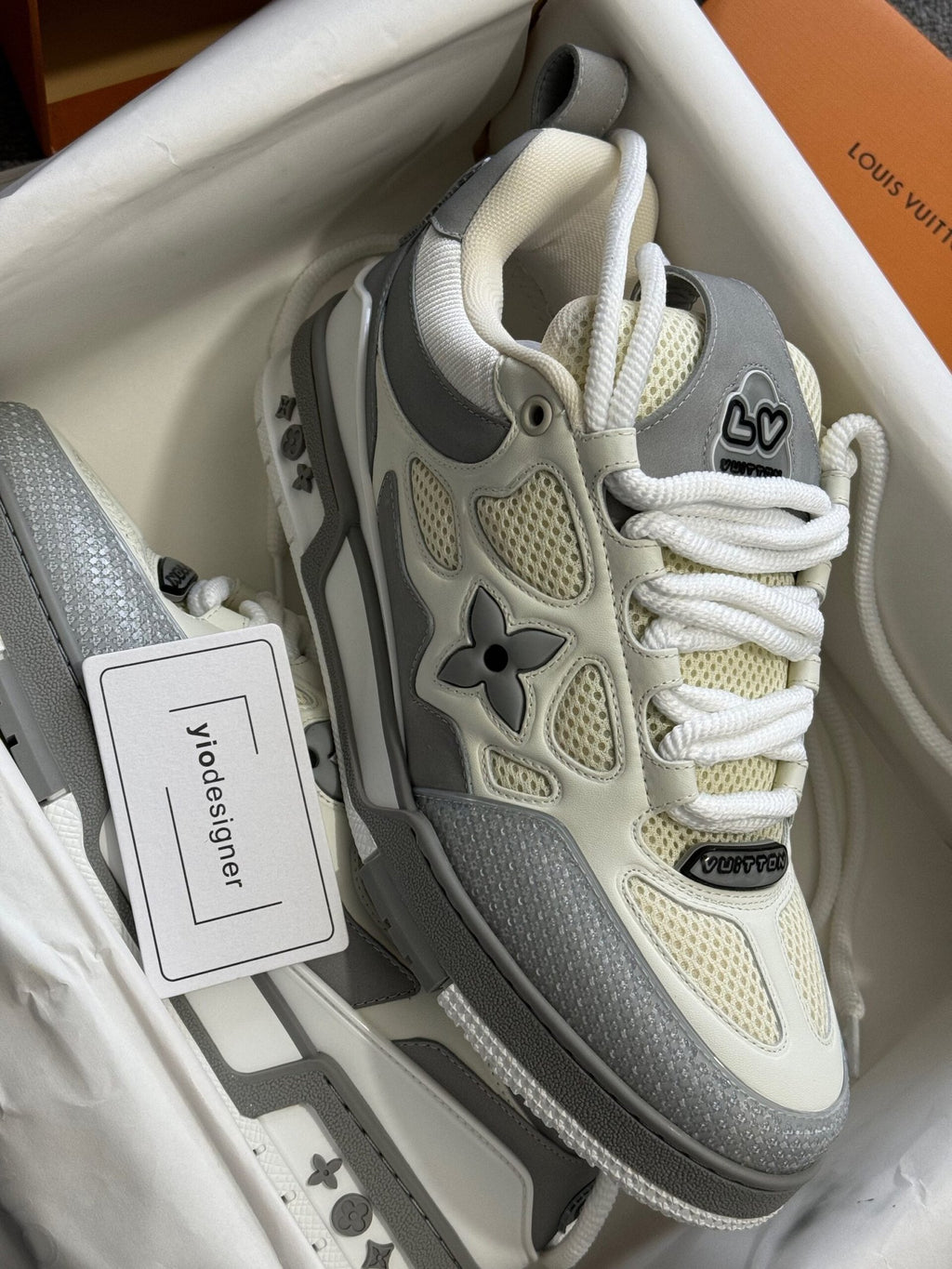 Louis Vuitton | Lv sneaker | Size 11 | Side View | yiodesigner.co.uk