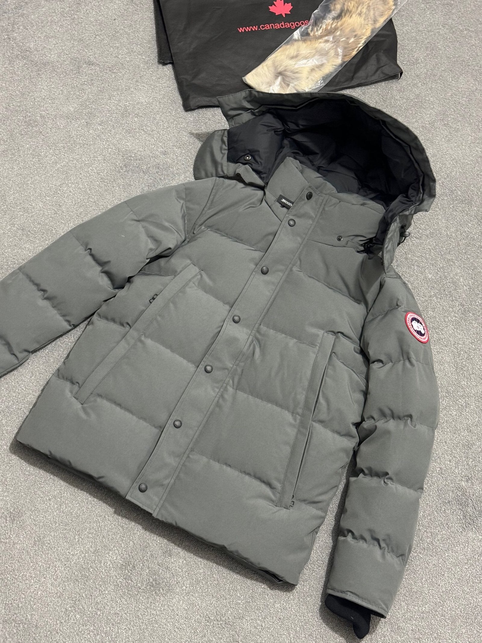 Canada Goose | Canada goose Wyndham grey | Label View | yiodesigner.co.uk