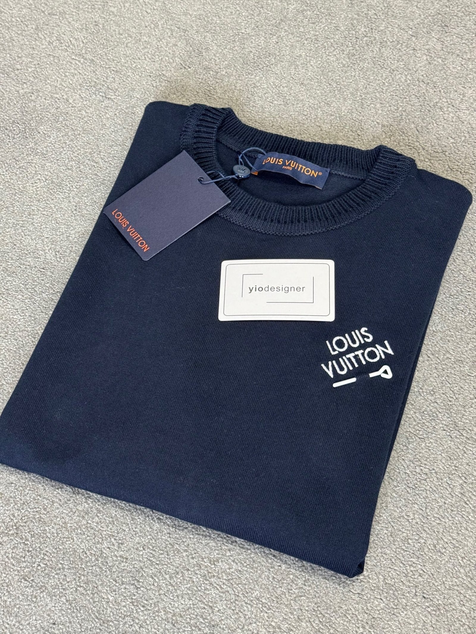 Louis Vuitton | Lv T-shirt | Close-Up | yiodesigner.co.uk