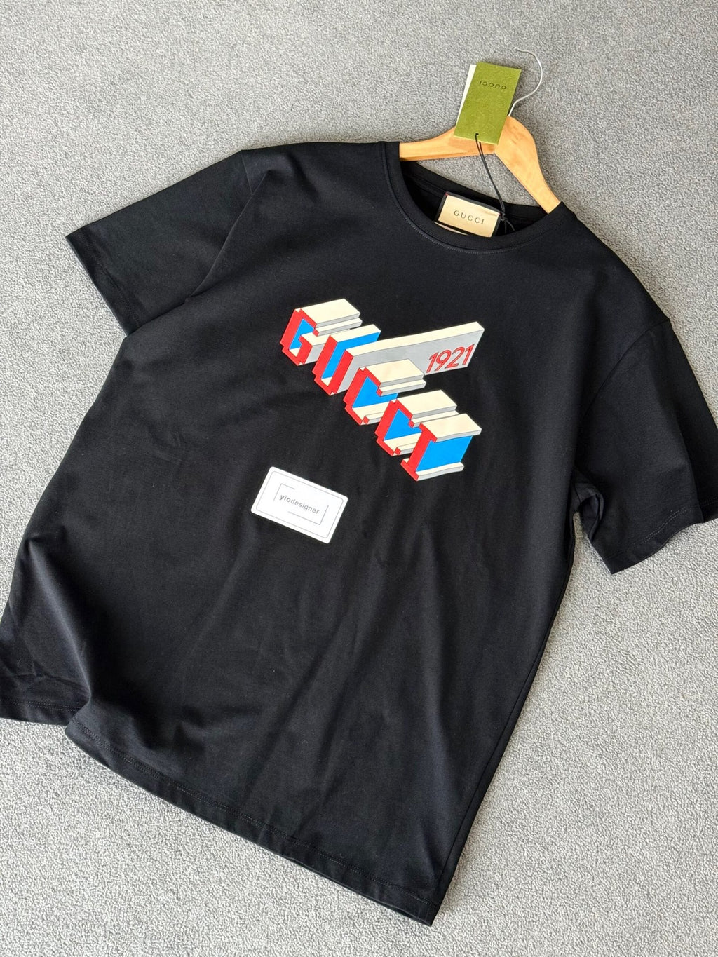 Gucci | Gucci t-shirt | Size M | Back View | yiodesigner.co.uk