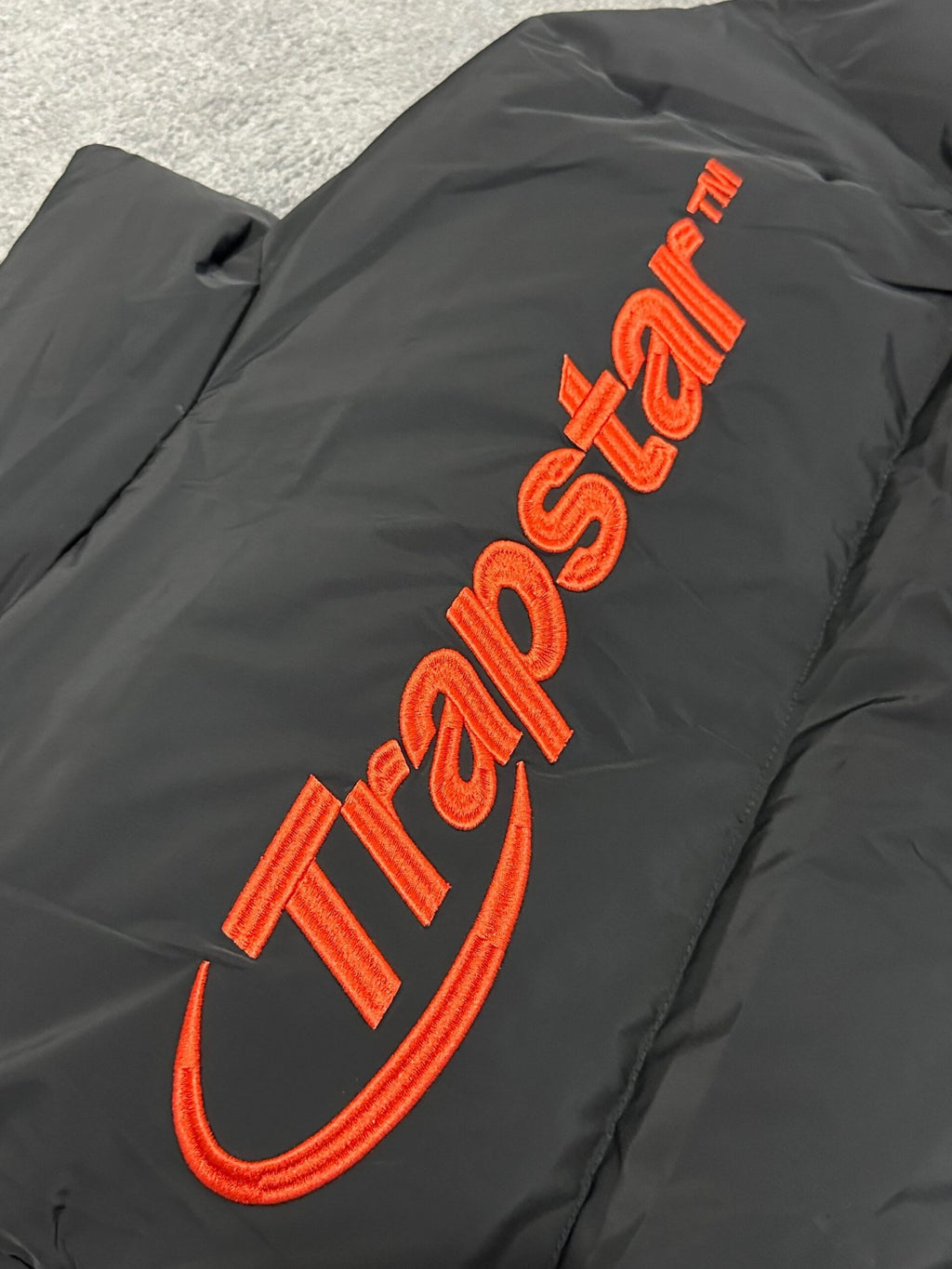 Trapstar | TRAPSTAR Puffer | Black | Side View | yiodesigner.co.uk