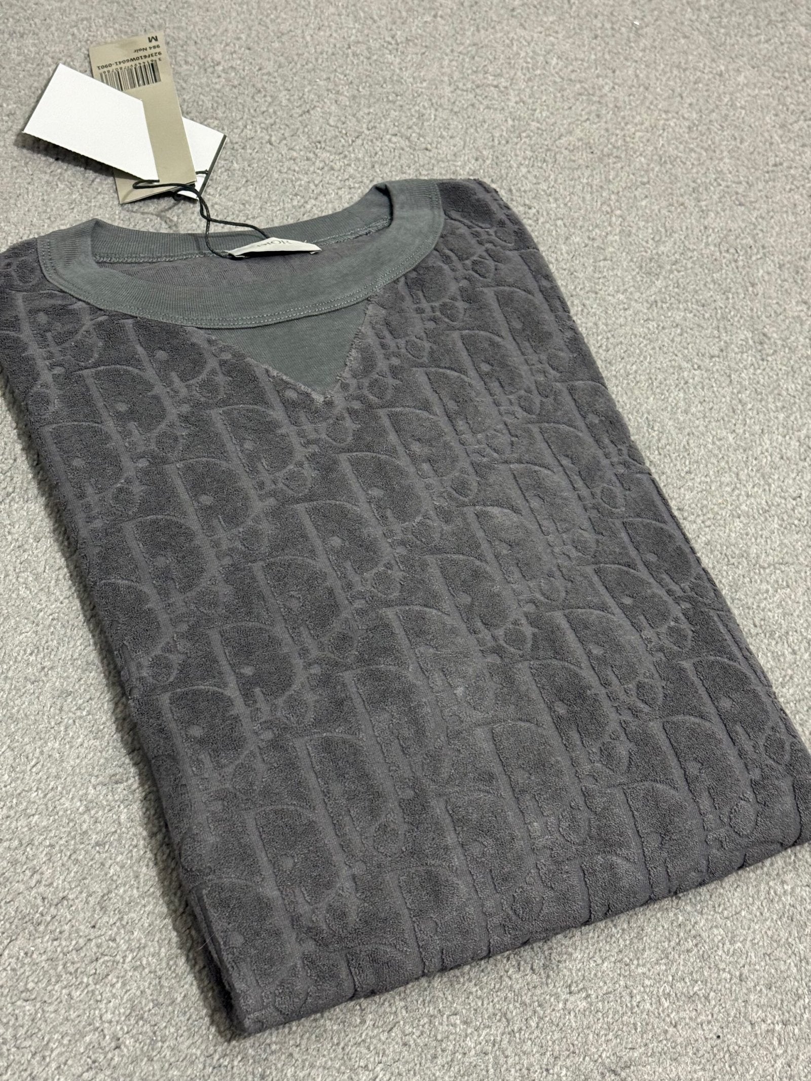 Dior | Dior t-shirt | Size XS | yiodesigner.co.uk