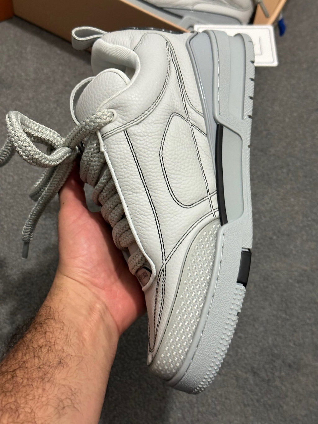 Louis Vuitton | Lv sneaker | Close-Up | yiodesigner.co.uk