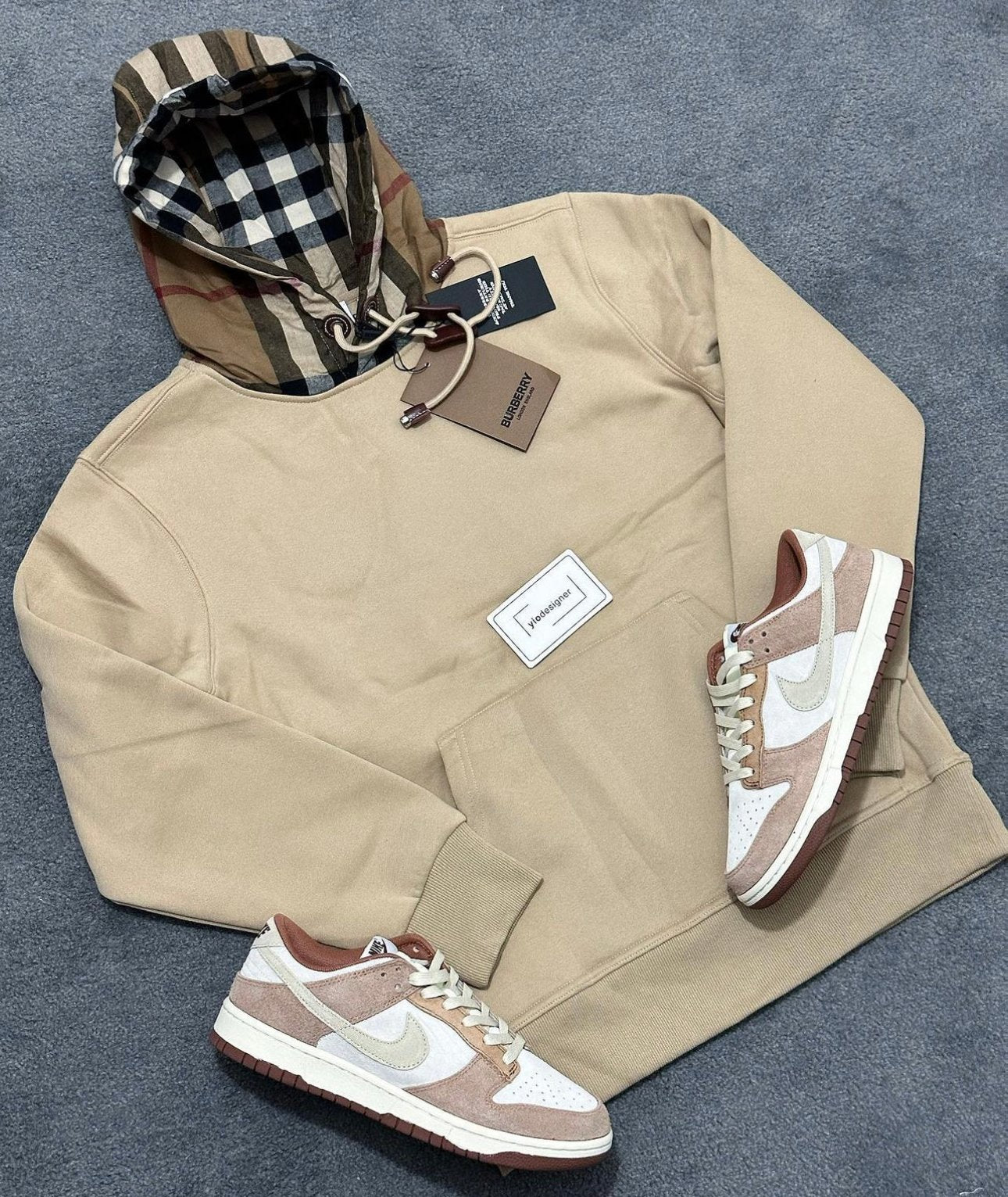 Burberry | Burberry hoody | Size L | yiodesigner.co.uk