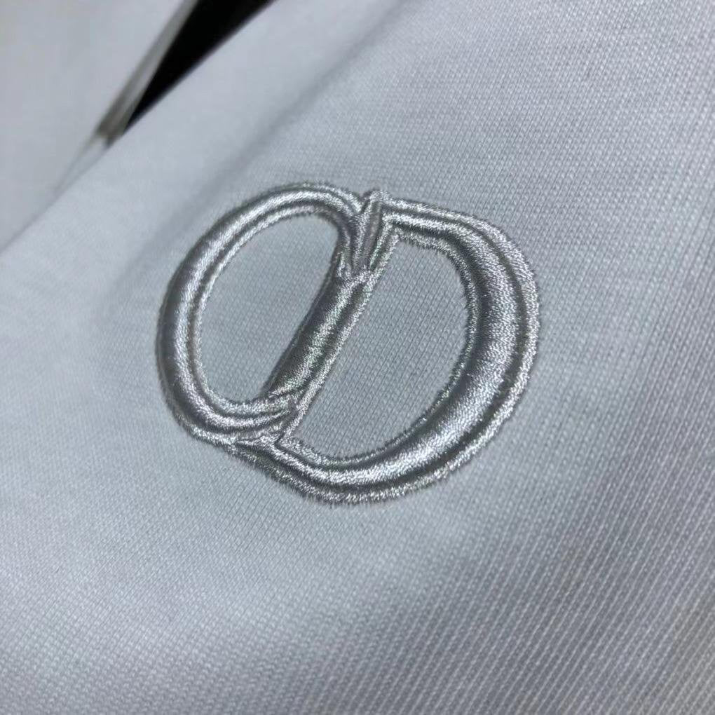 Dior | Dior cd logo white t-shirt | Full Body | yiodesigner.co.uk