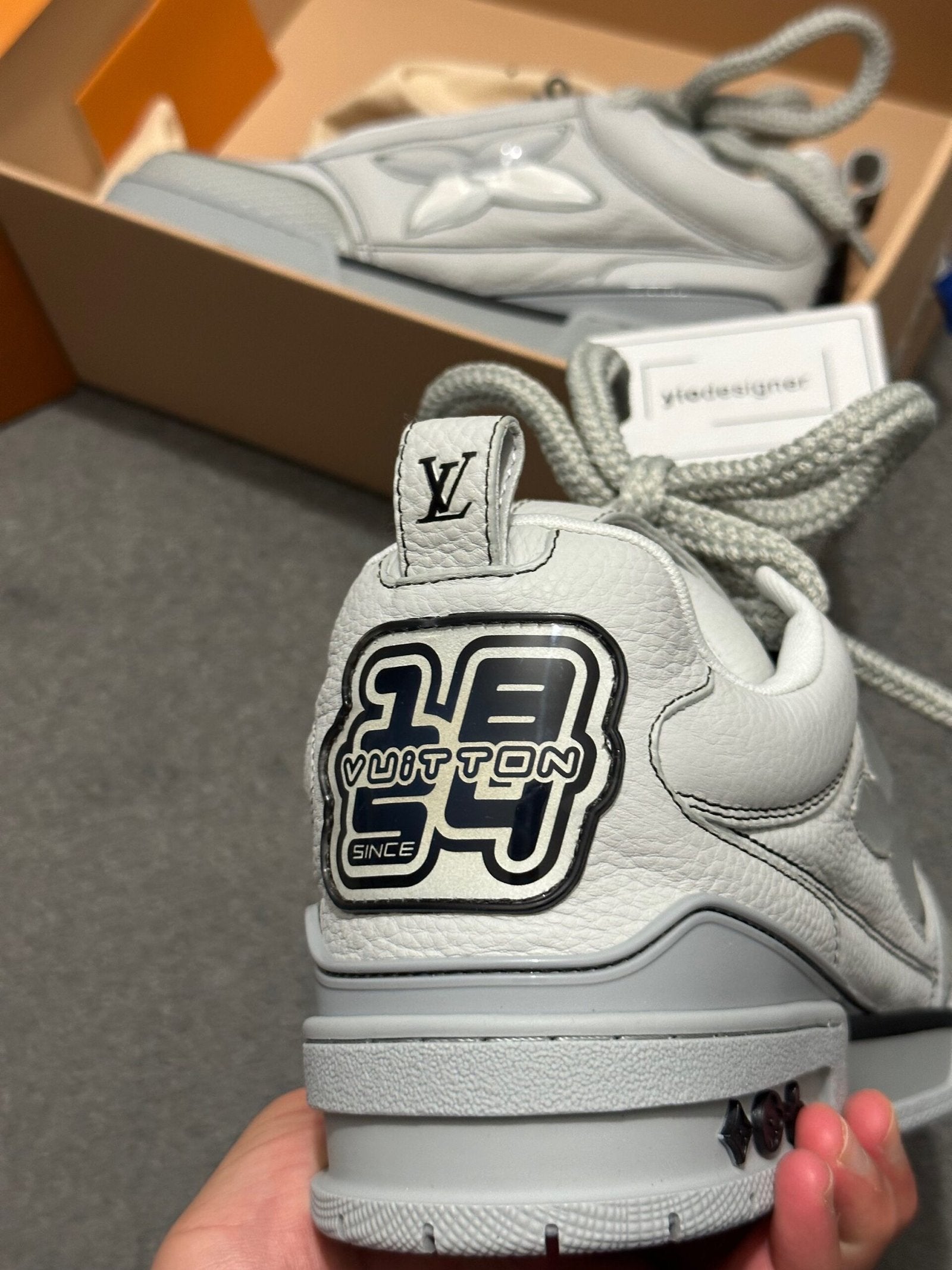 Louis Vuitton | Lv sneaker | Full Body | yiodesigner.co.uk