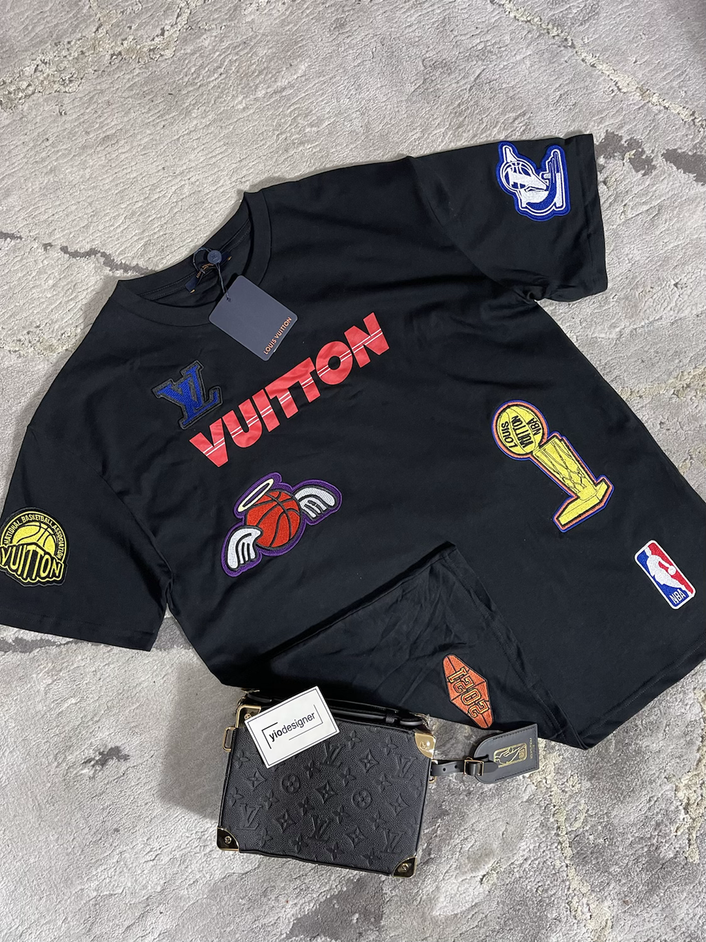 Louis Vuitton | Lv t-shirt nba | Size XL | Detail Shot | yiodesigner.co.uk