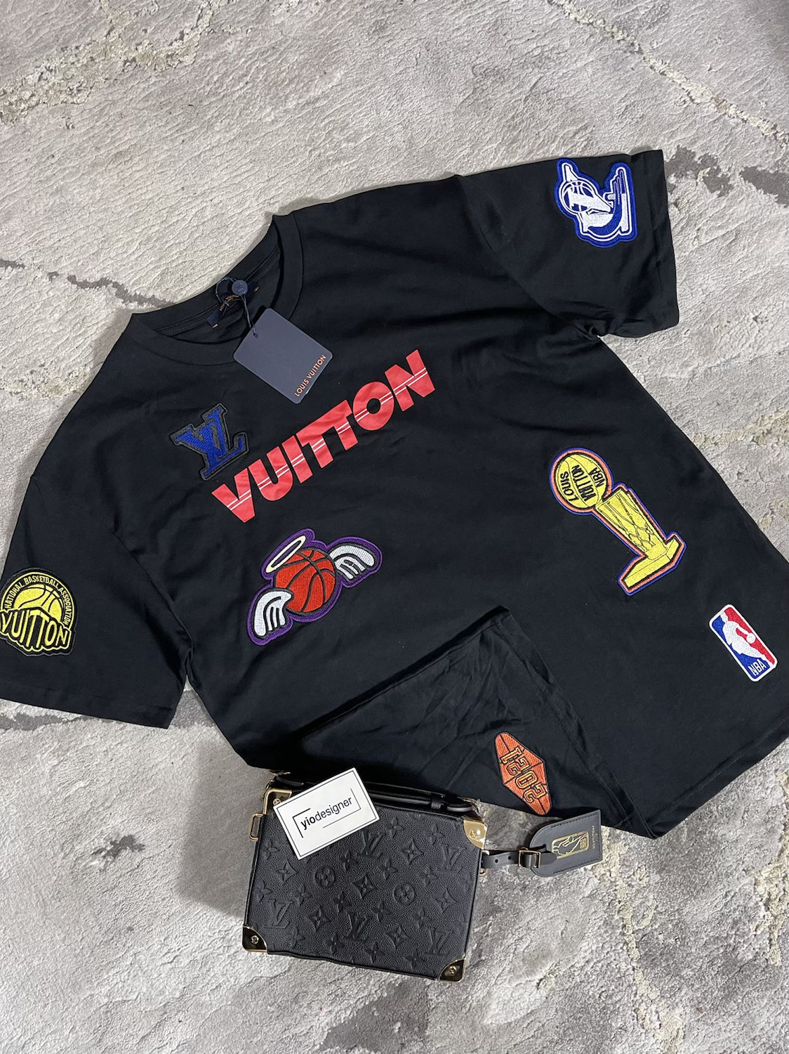 Louis Vuitton | Lv t-shirt nba | Size XL | Detail Shot | yiodesigner.co.uk