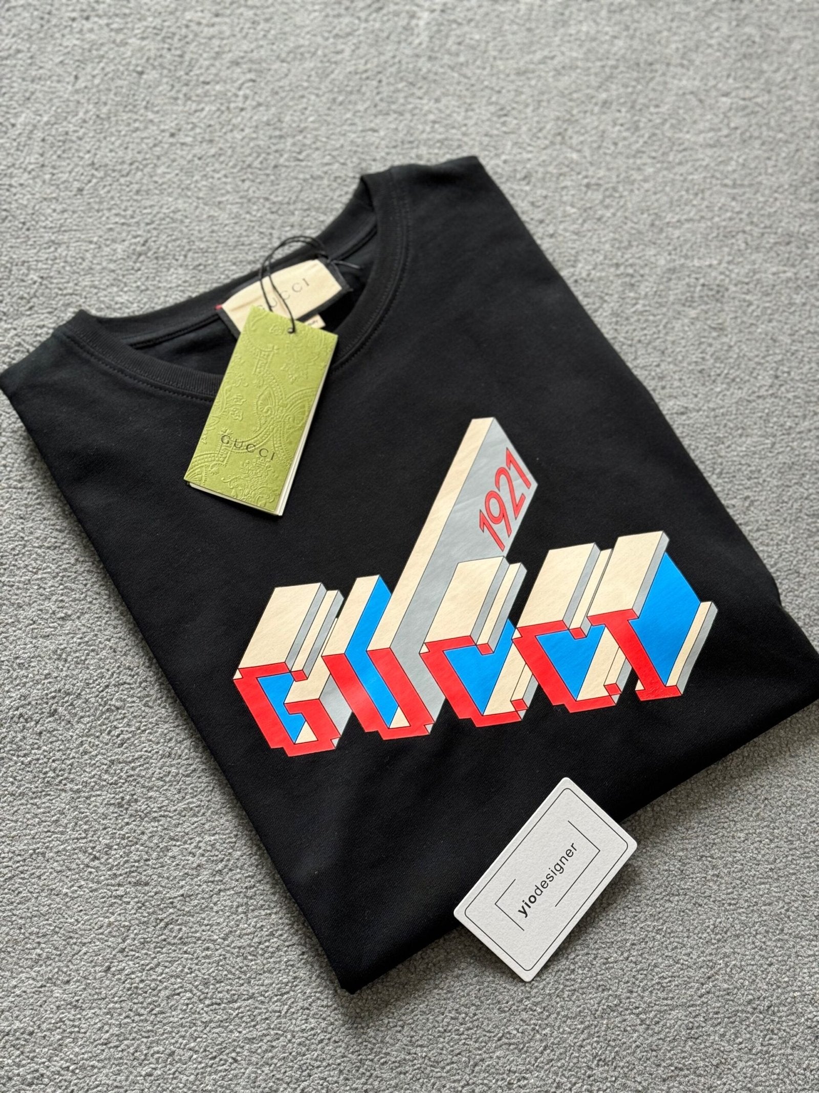Gucci | Gucci t-shirt | Side View | yiodesigner.co.uk