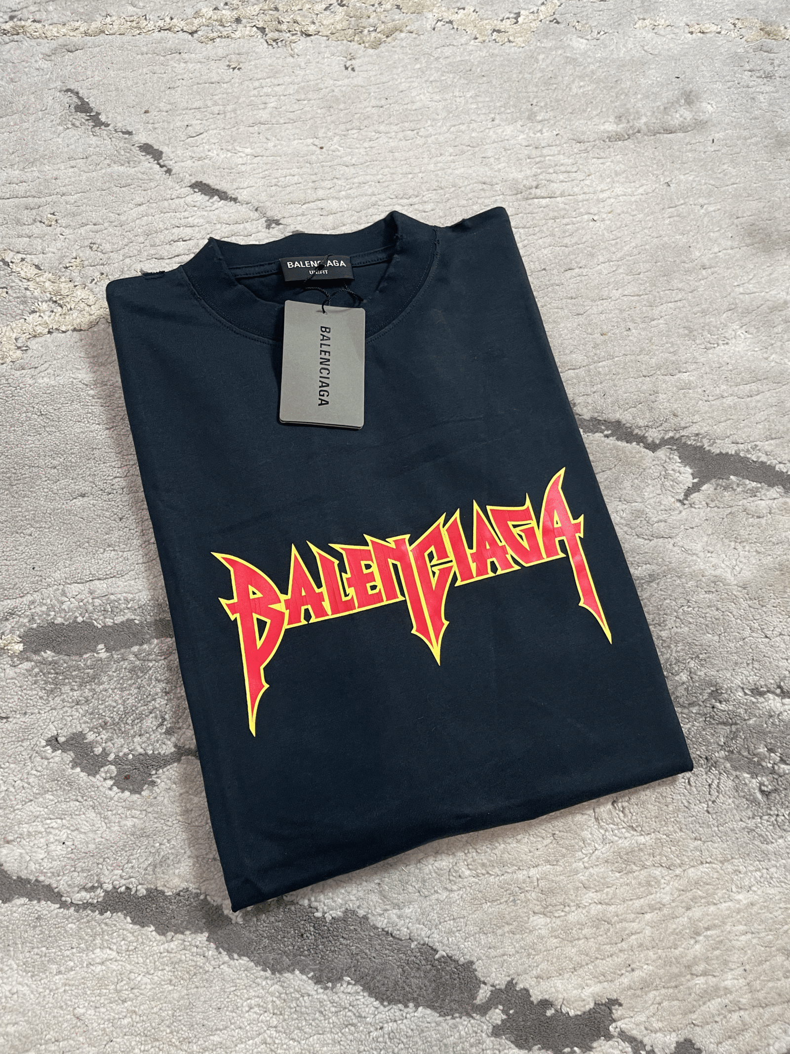 Balenciaga | Balenciaga t-shirt oversize | Size L | Back View | yiodesigner.co.uk