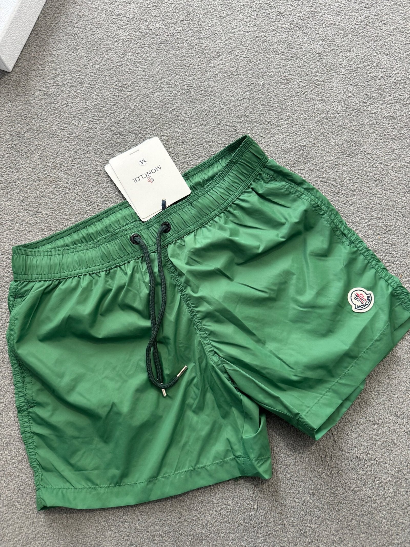 Moncler | Moncler short | Size M | yiodesigner.co.uk