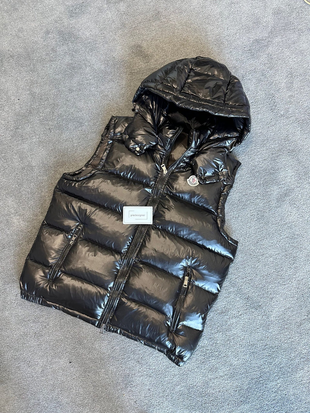 Moncler | Moncler gilet | Size 5 | Detail Shot | yiodesigner.co.uk