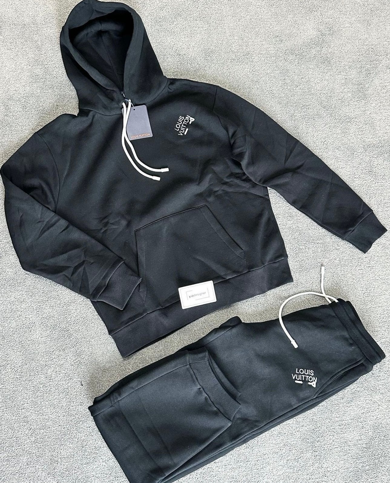 Louis Vuitton | Lv tracksuit | Size L | yiodesigner.co.uk