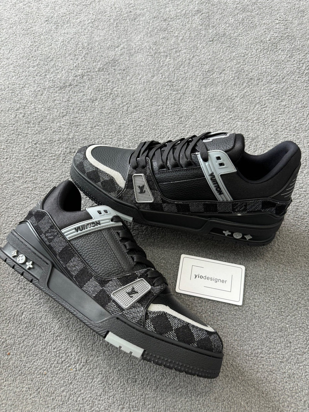 Louis Vuitton | Lv sneaker | Size 11 | Label View | yiodesigner.co.uk