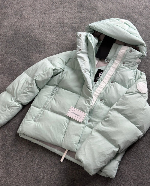Canada Goose | CANADA GOOSE | White | Size XXL | Detail Shot | yiodesigner.co.uk
