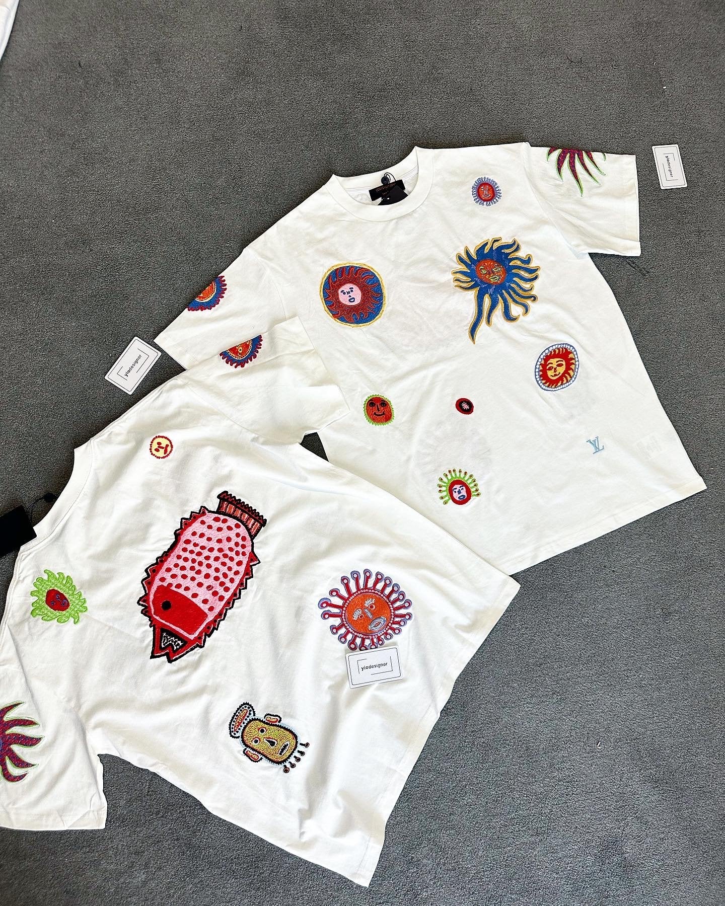 Louis Vuitton | Lv t-shirt (oversize) | Size XL | Detail Shot | yiodesigner.co.uk
