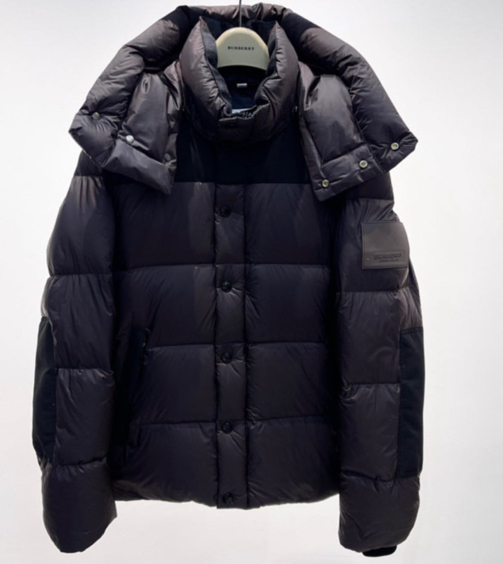 Burberry | Burberry coat | Size XL | Close-Up | yiodesigner.co.uk