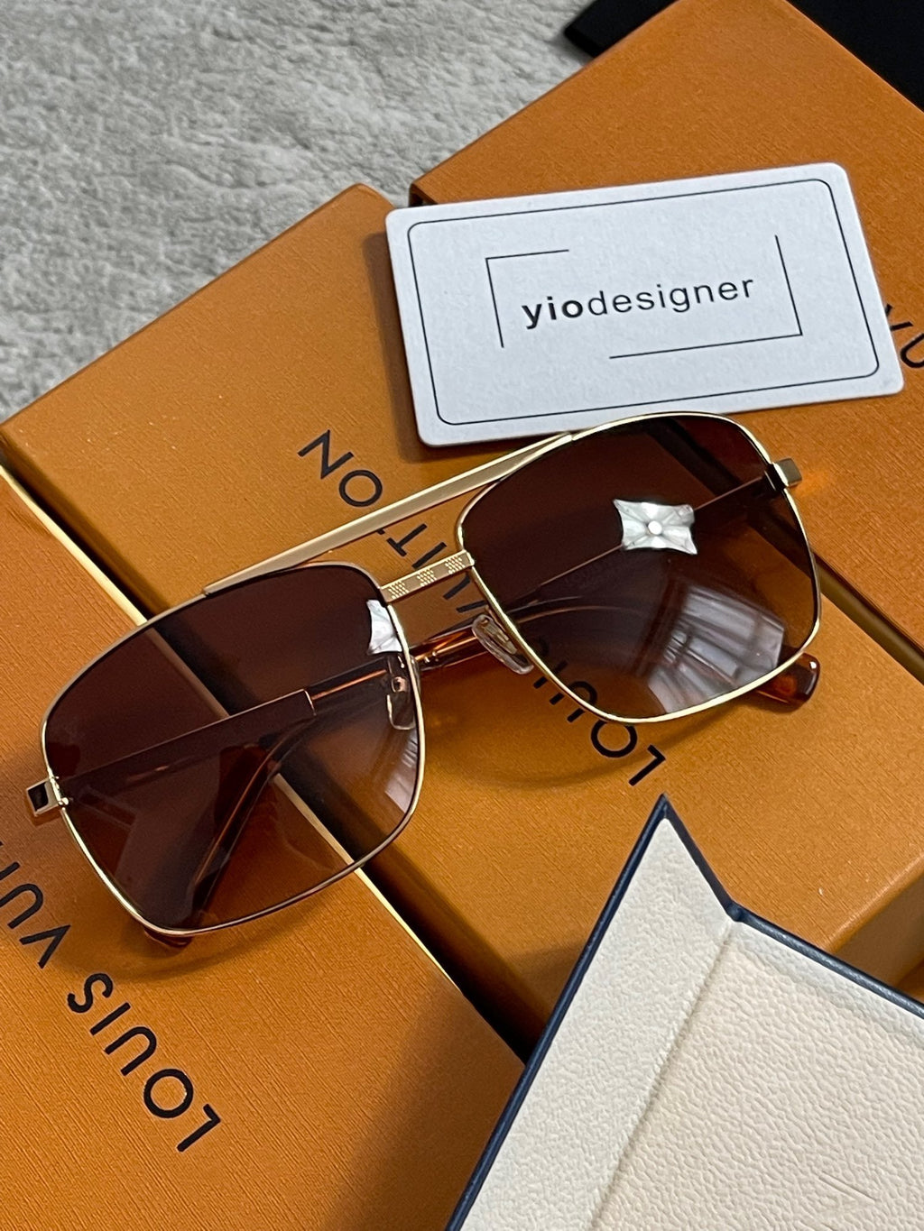 Louis Vuitton | Lv attitude sunglasses | Front View | yiodesigner.co.uk