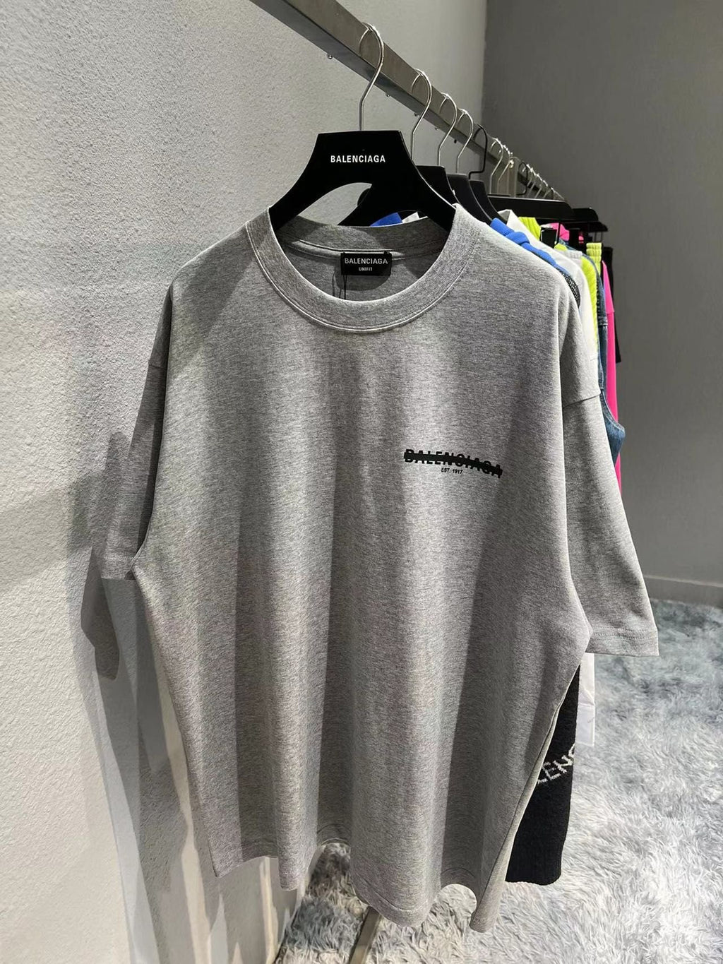 Balenciaga | Balenciaga grey new season oversize t-shirt | Size L | Side View | yiodesigner.co.uk