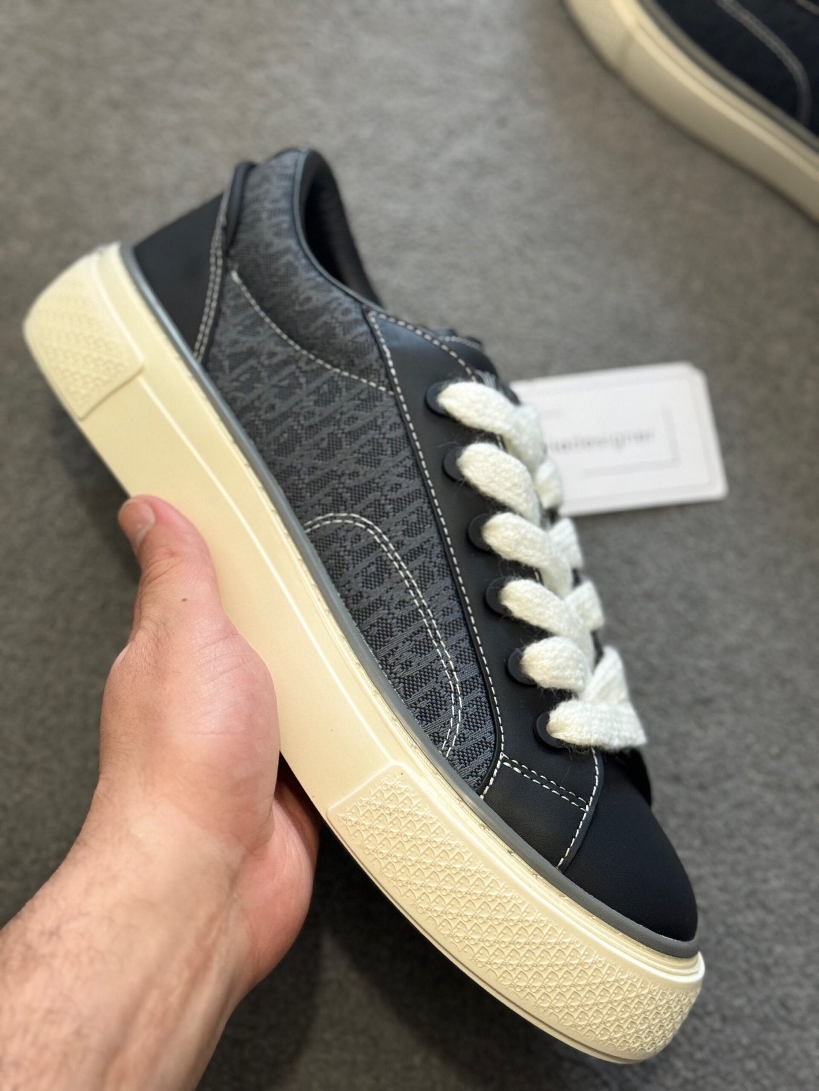 Dior | Dior sneaker | Size 10 | Side View | yiodesigner.co.uk