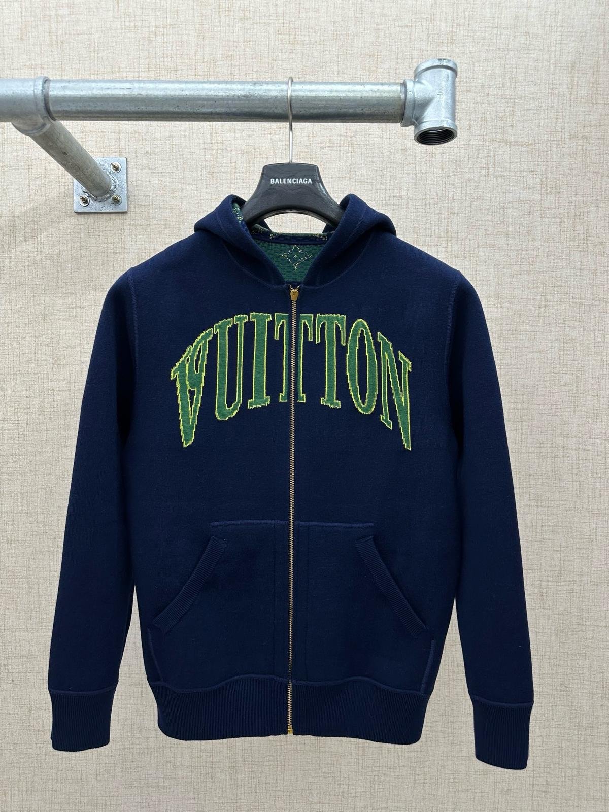 Louis Vuitton | Lv tracksuit reversible | Size L | Side View | yiodesigner.co.uk