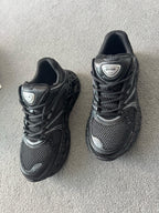 Dior | Dior b34 balck sneaker | Full Body | yiodesigner.co.uk