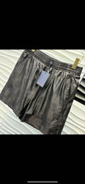 Louis Vuitton | Lv short | Size L | yiodesigner.co.uk