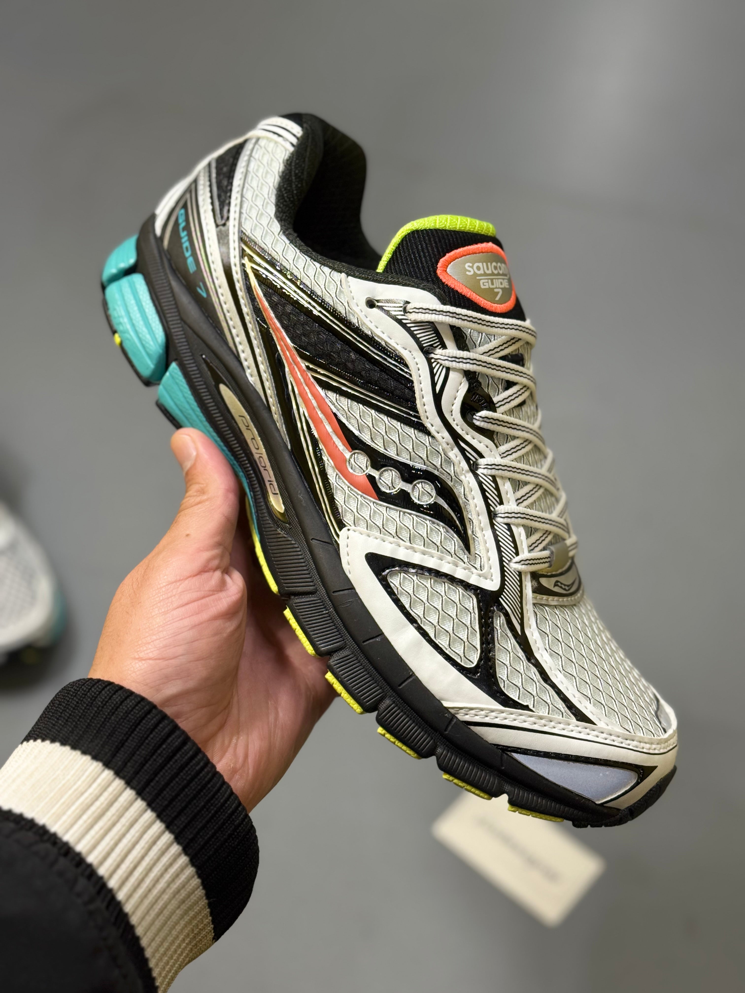 saucony guide 7 white teal