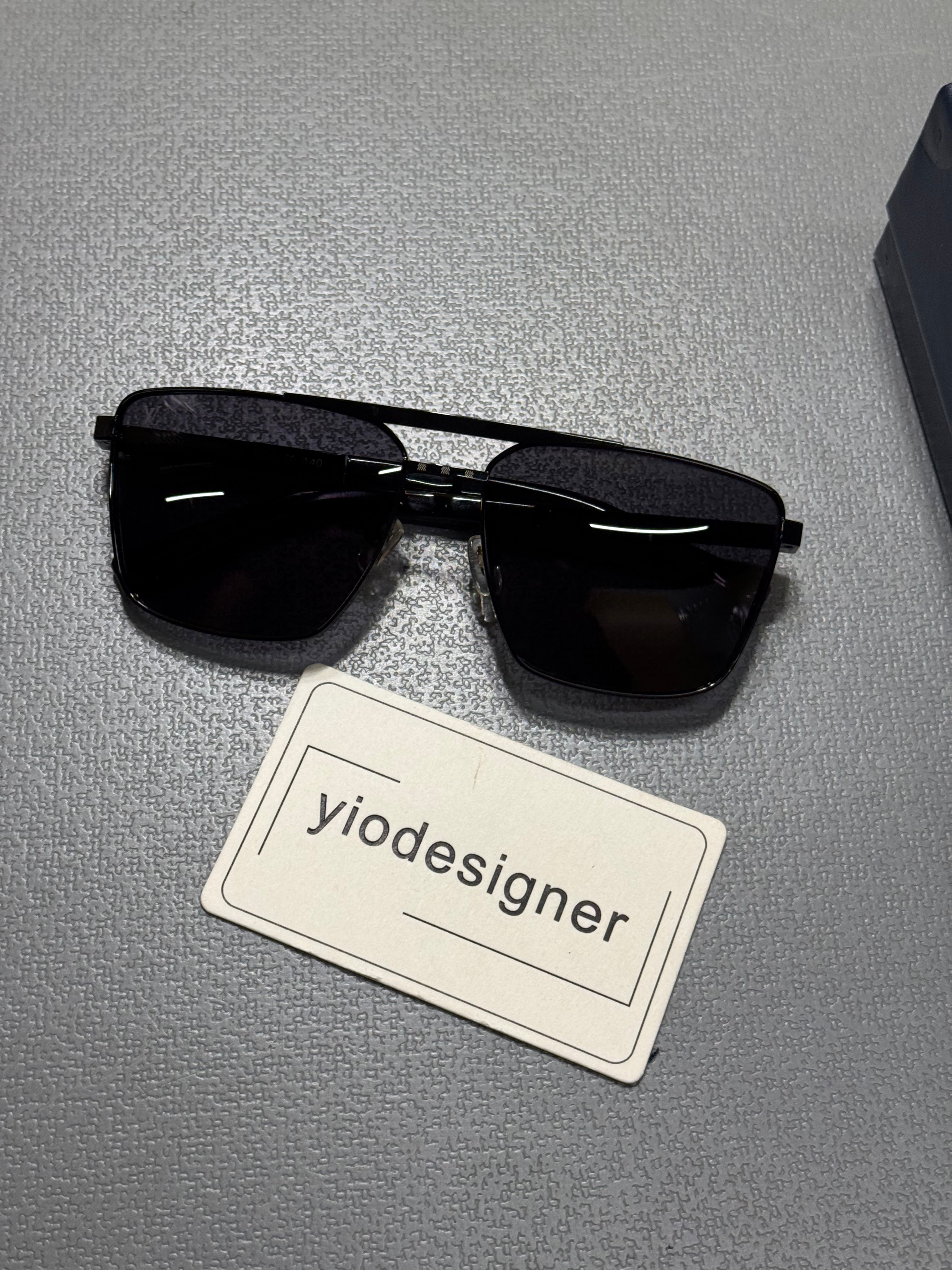 Lv attitude square sunglasses