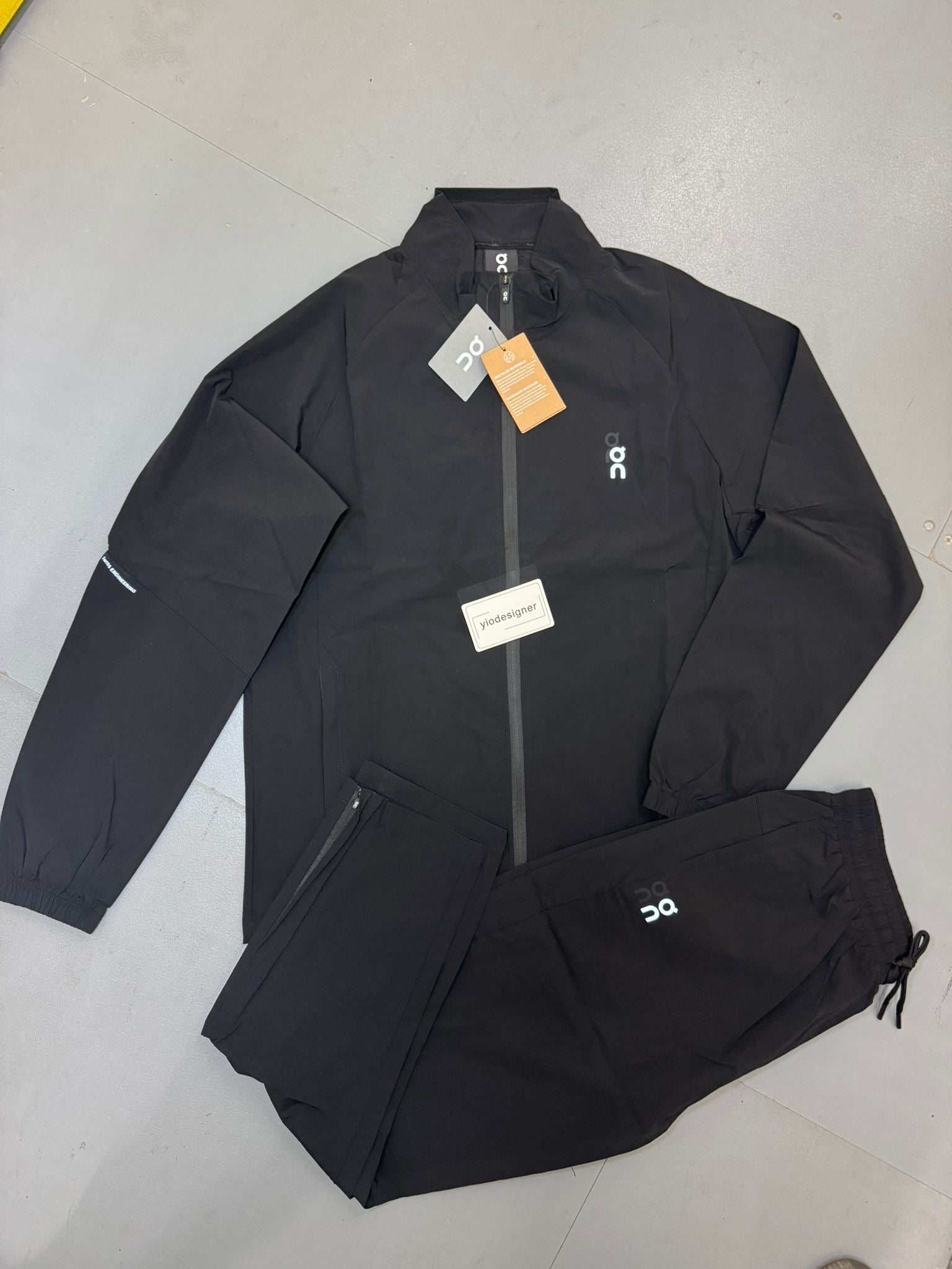 On Cloud tracksuit