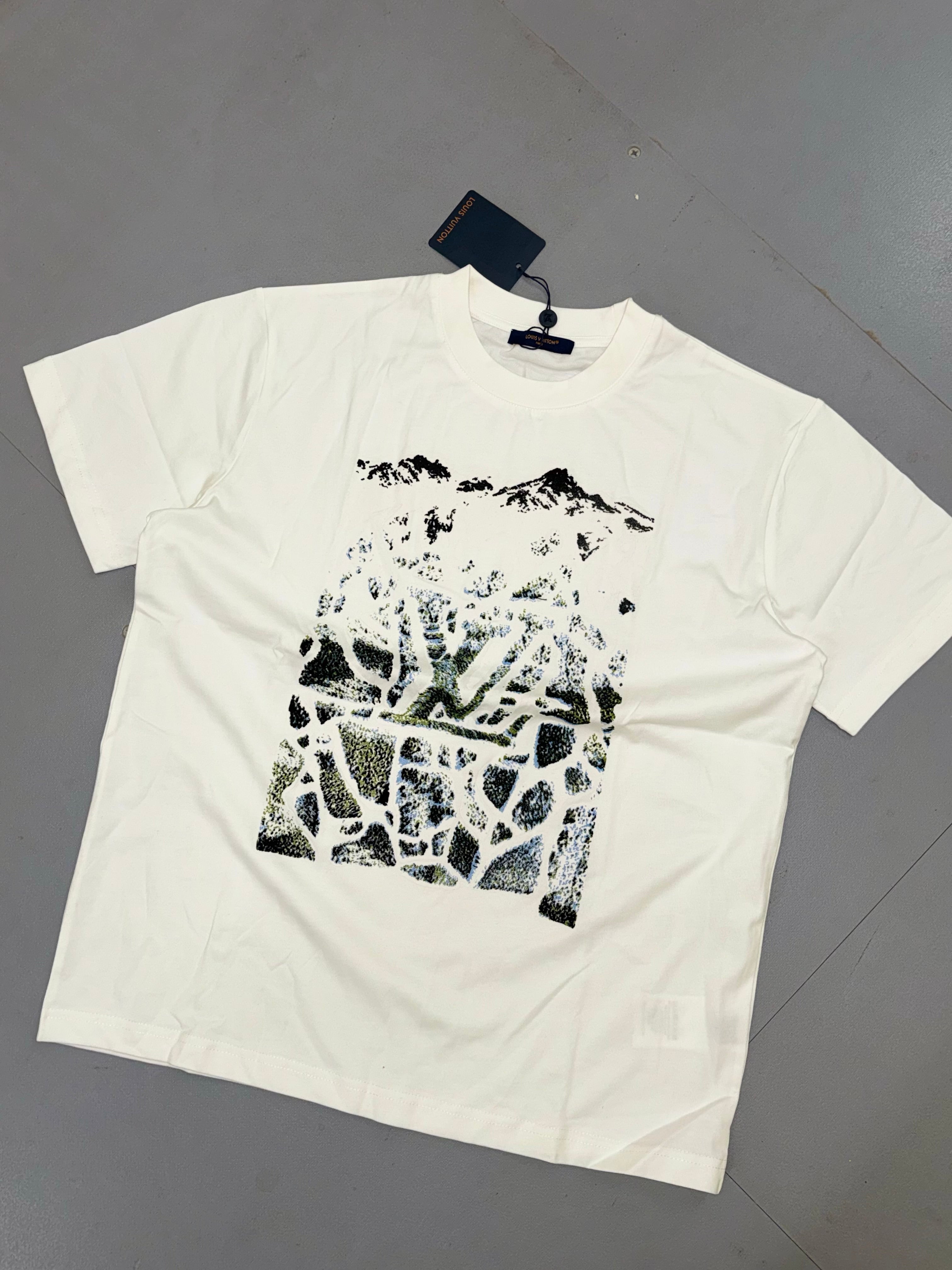 Lv t-shirt