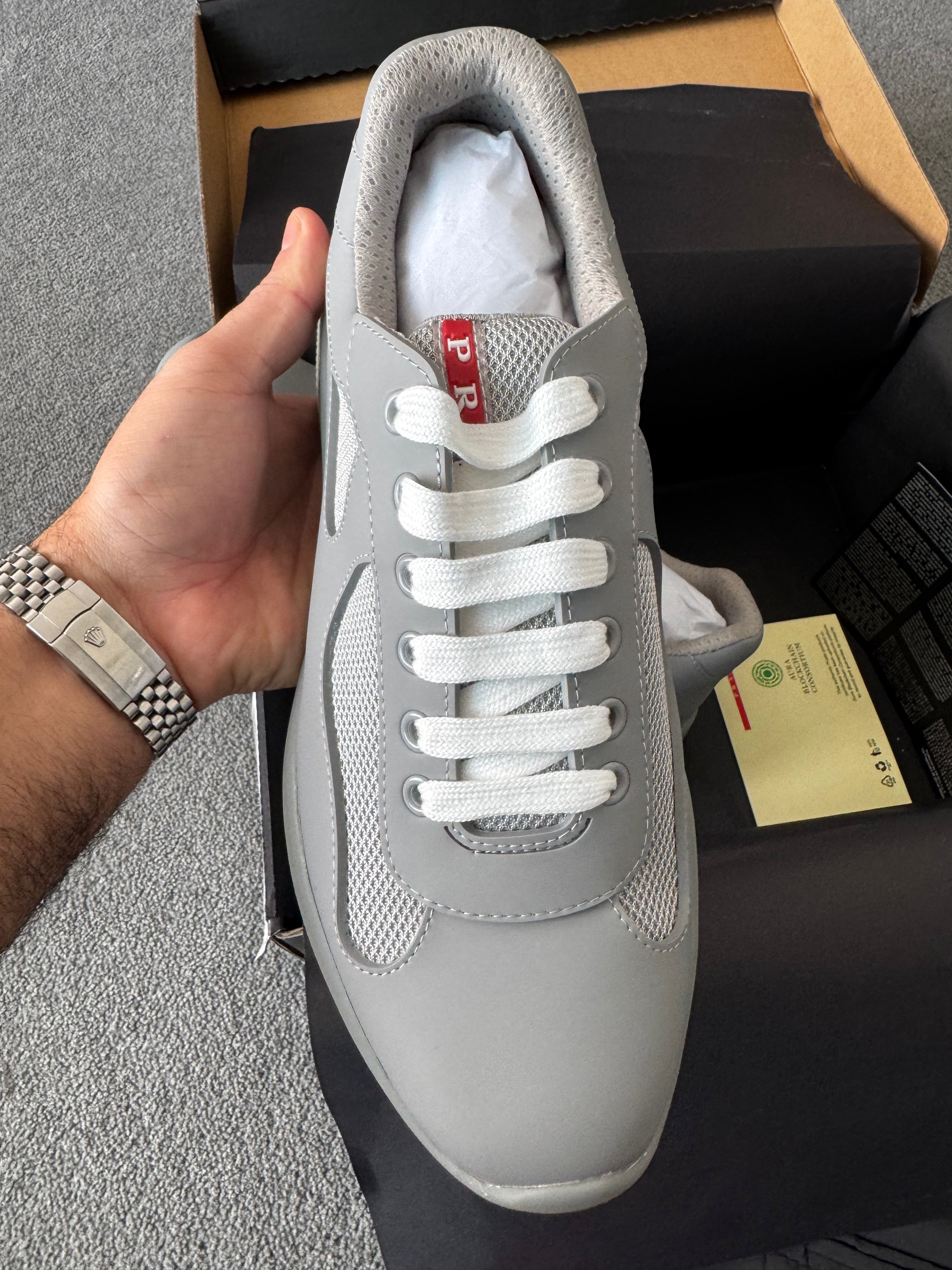 Prada sneaker grey