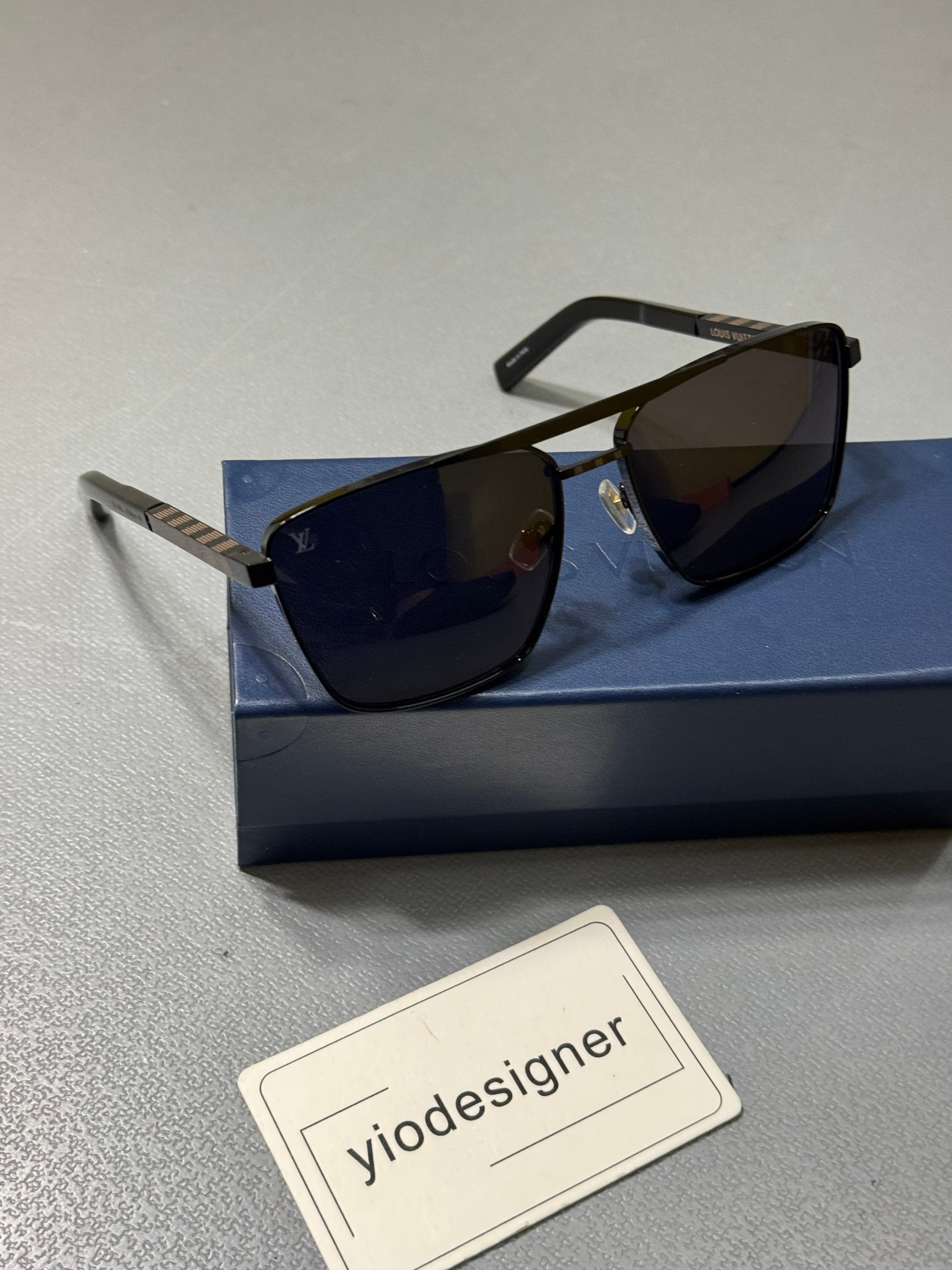 Lv attitude square sunglasses