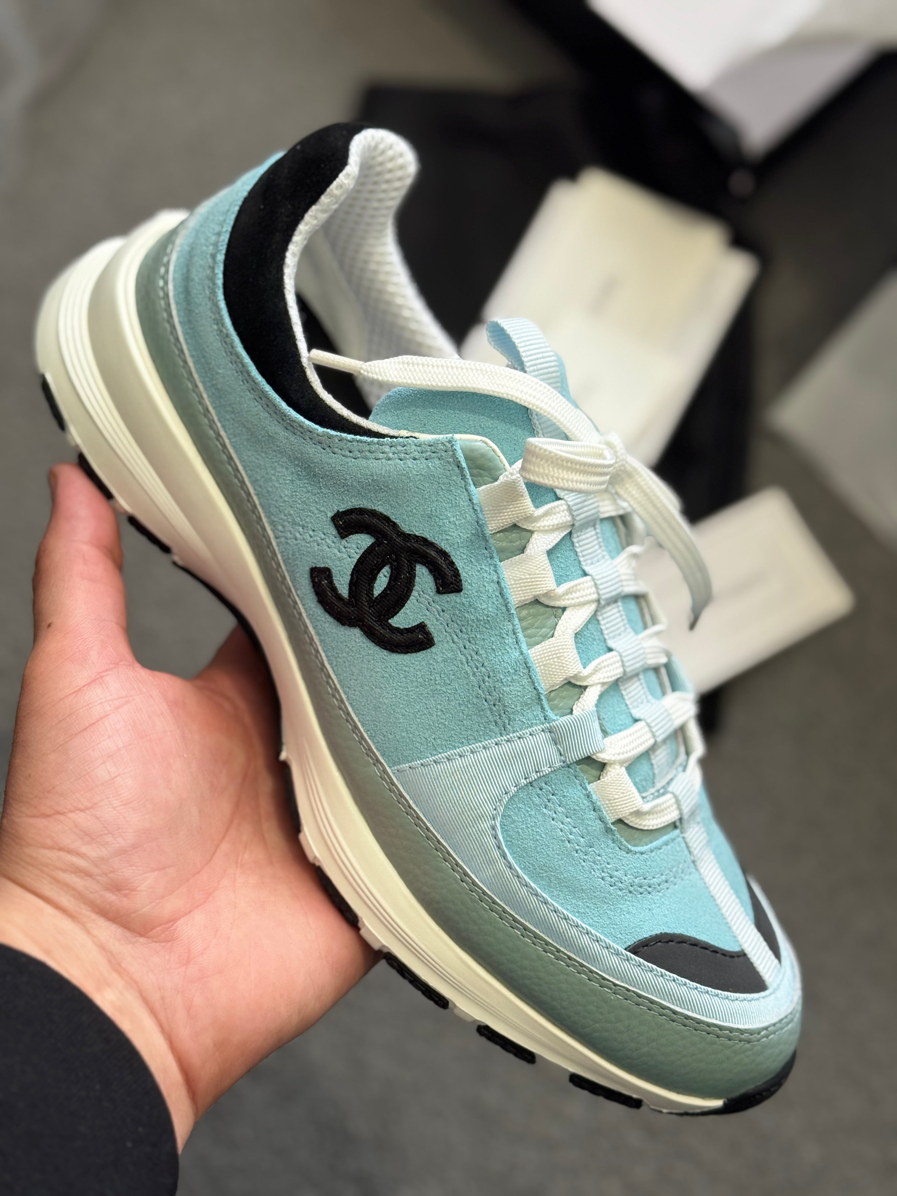 Chanel sneaker