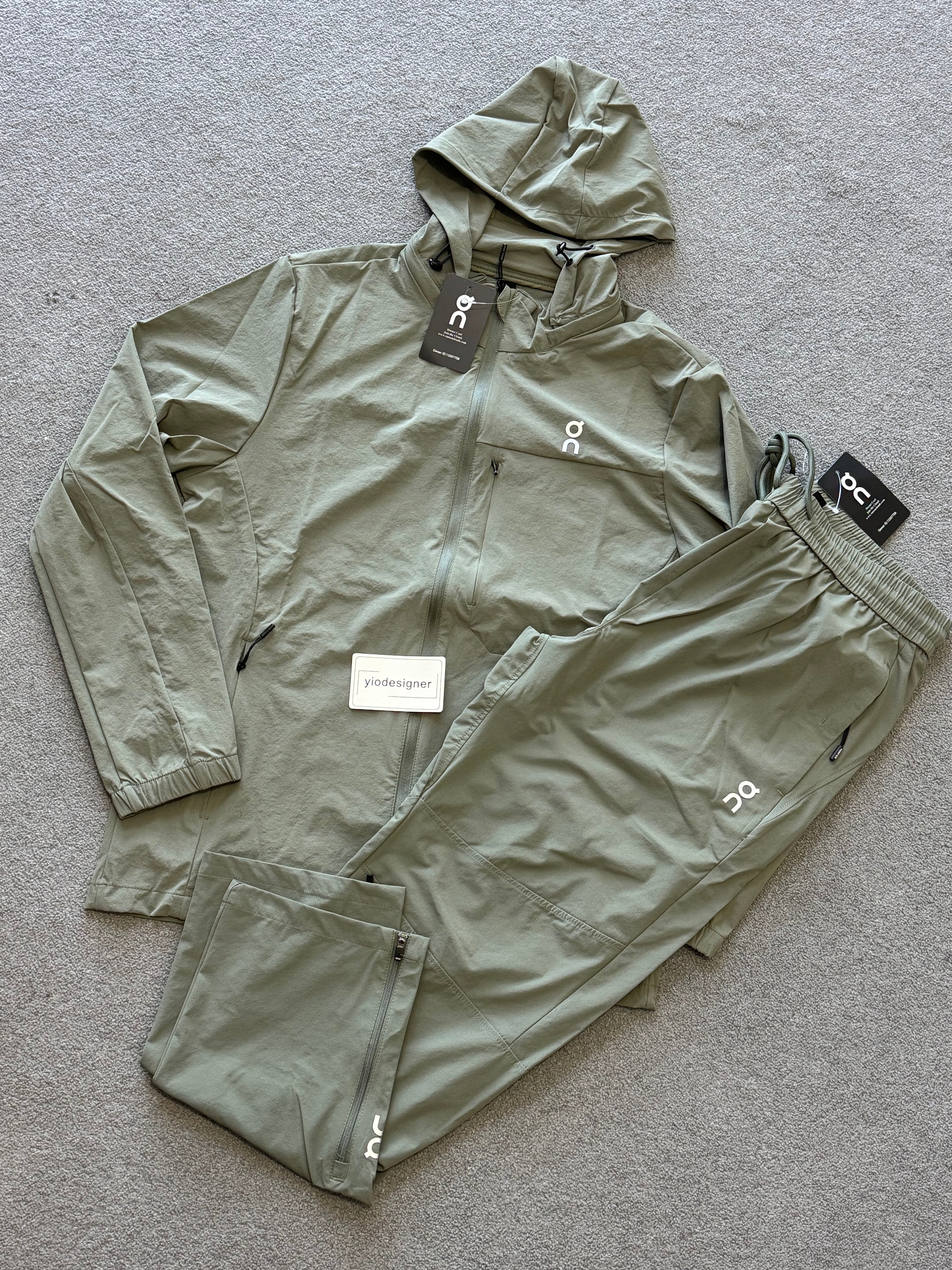 On Cloud tracksuit