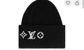 Lv hat