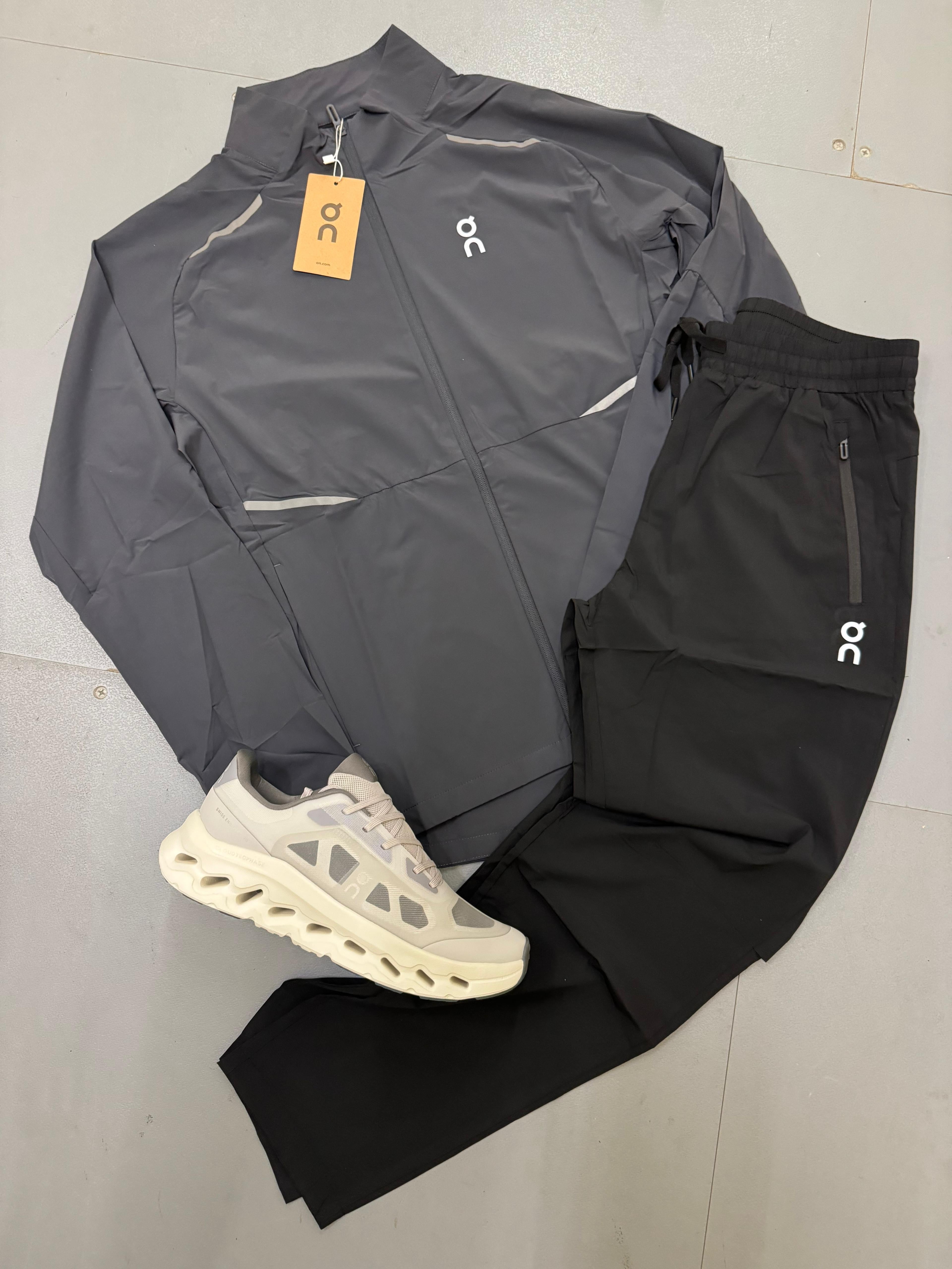 On Cloud tracksuit