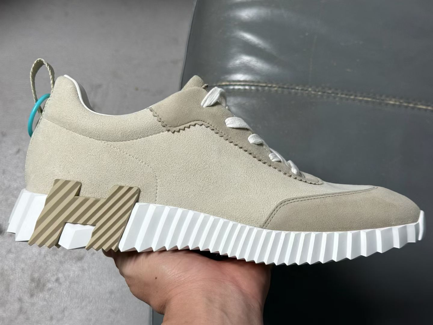 Hermes sneaker bouncing