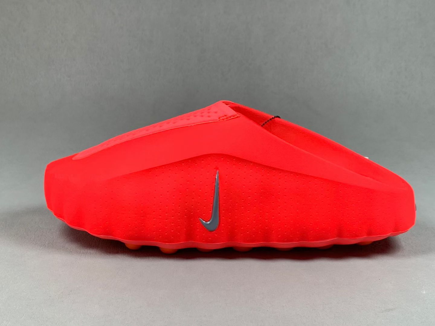 Nike mind 001 solar red
