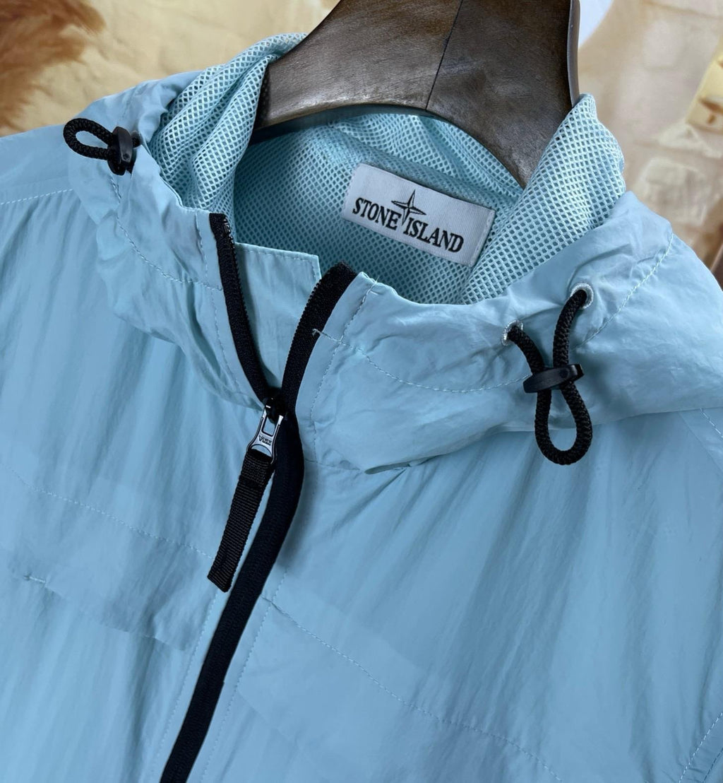 Stone Island | Stone island windbreaker baby blue | Close-Up | yiodesigner.co.uk