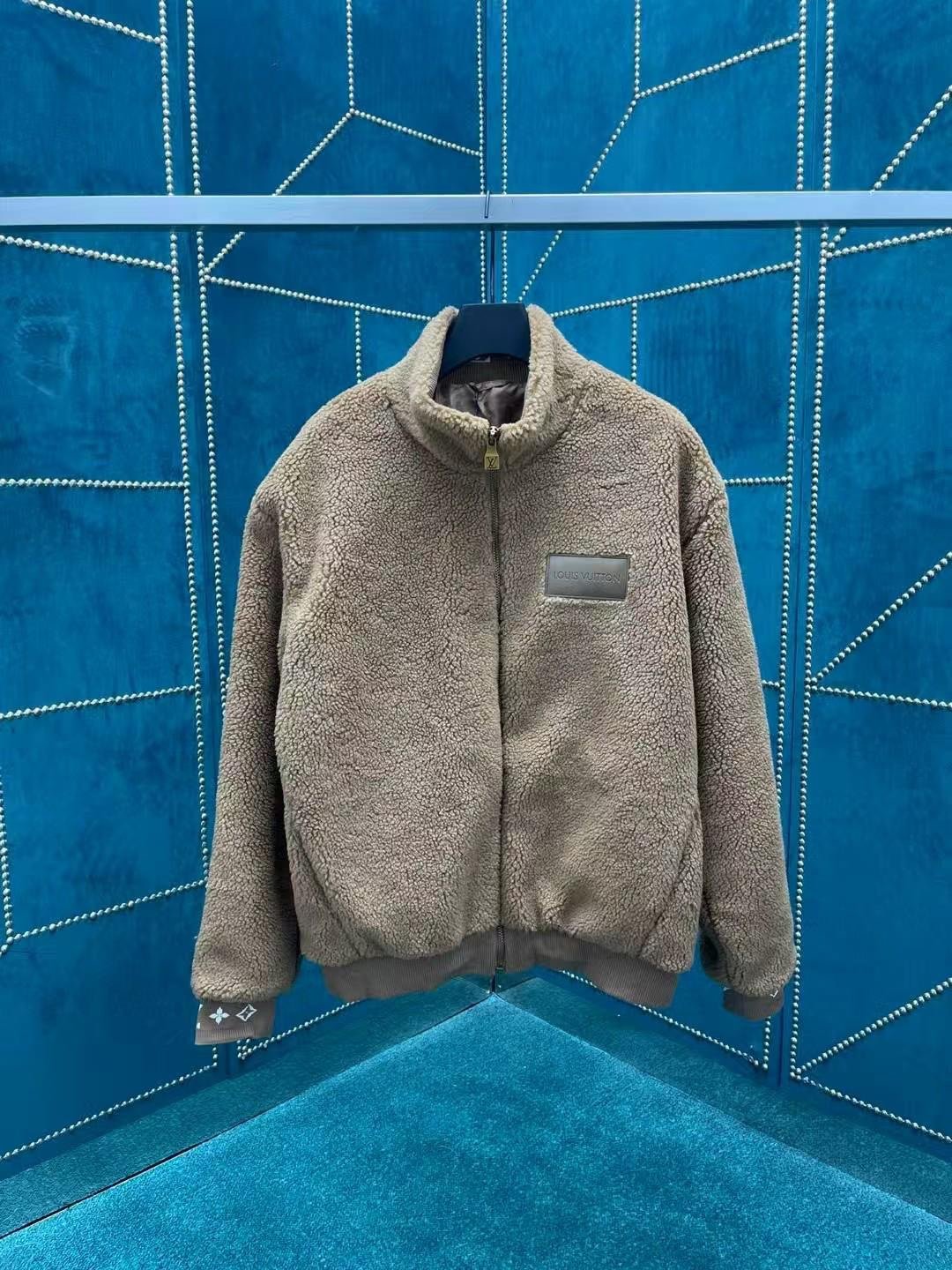 Louis Vuitton | Lv fleece jacket | Size S | yiodesigner.co.uk
