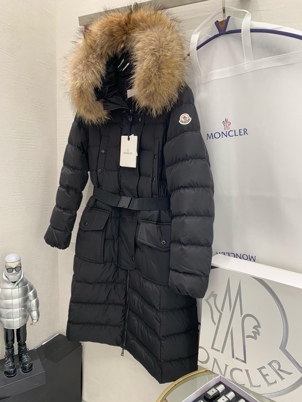 Moncler | Moncler woman coat | Size 3 | yiodesigner.co.uk